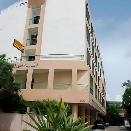 Central Place Hotel Rayong Exterior photo