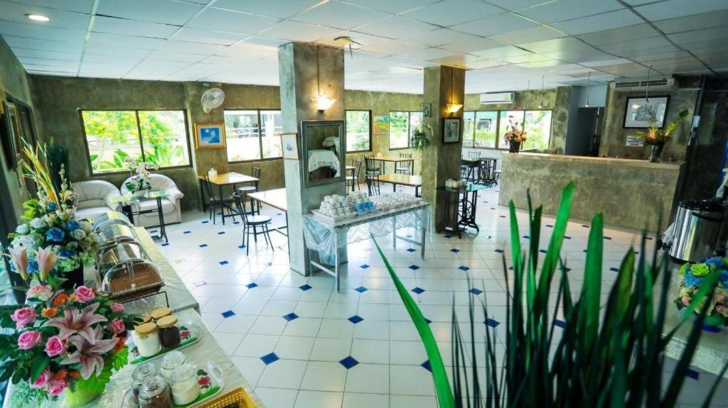 Central Place Hotel Rayong Exterior photo