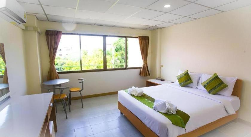 Central Place Hotel Rayong Exterior photo