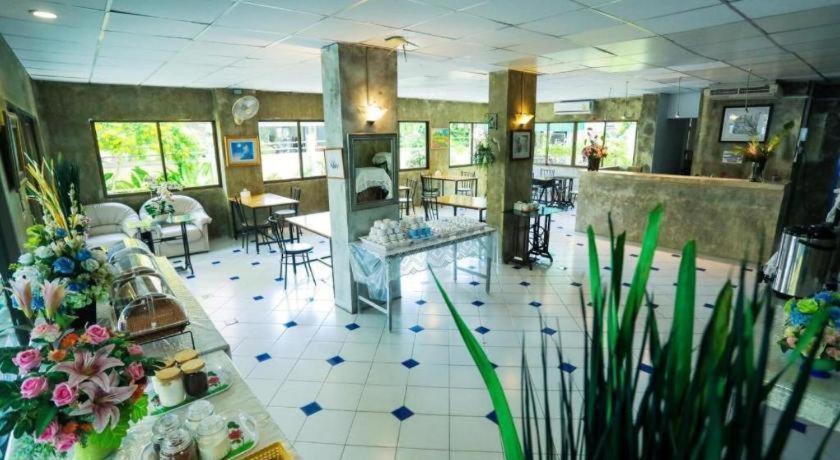 Central Place Hotel Rayong Exterior photo