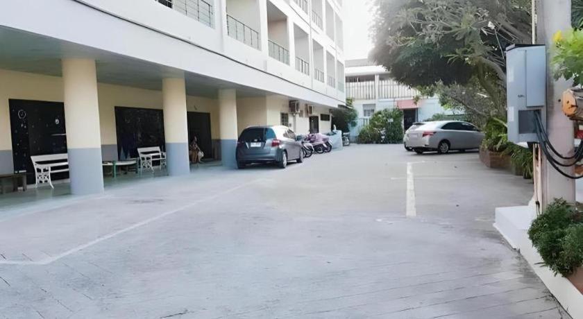 Central Place Hotel Rayong Exterior photo